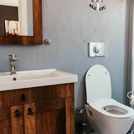 Cati Boutique Hotel *