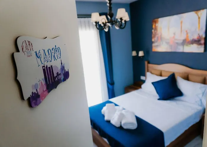 Отель Cati Boutique